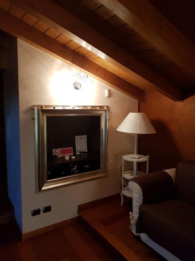 Il Sasso Bianco Bb Apartment Comerio ภายนอก รูปภาพ