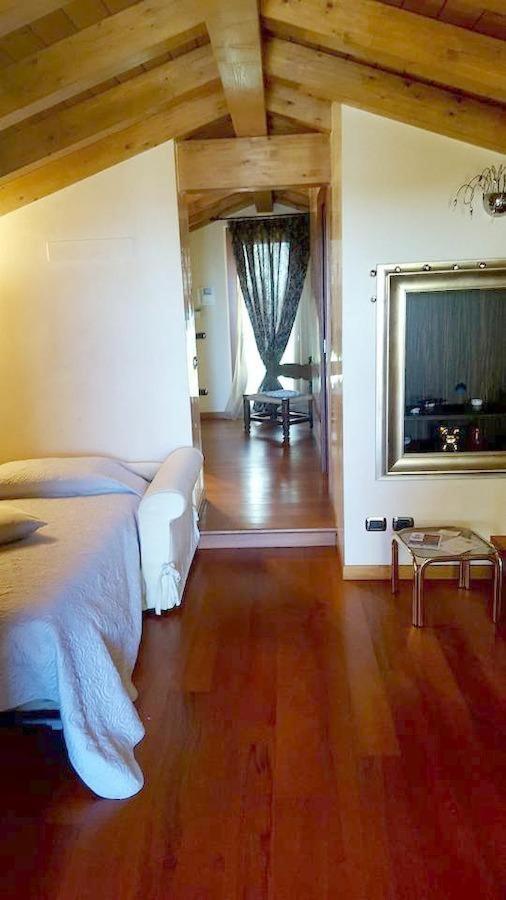 Il Sasso Bianco Bb Apartment Comerio ภายนอก รูปภาพ