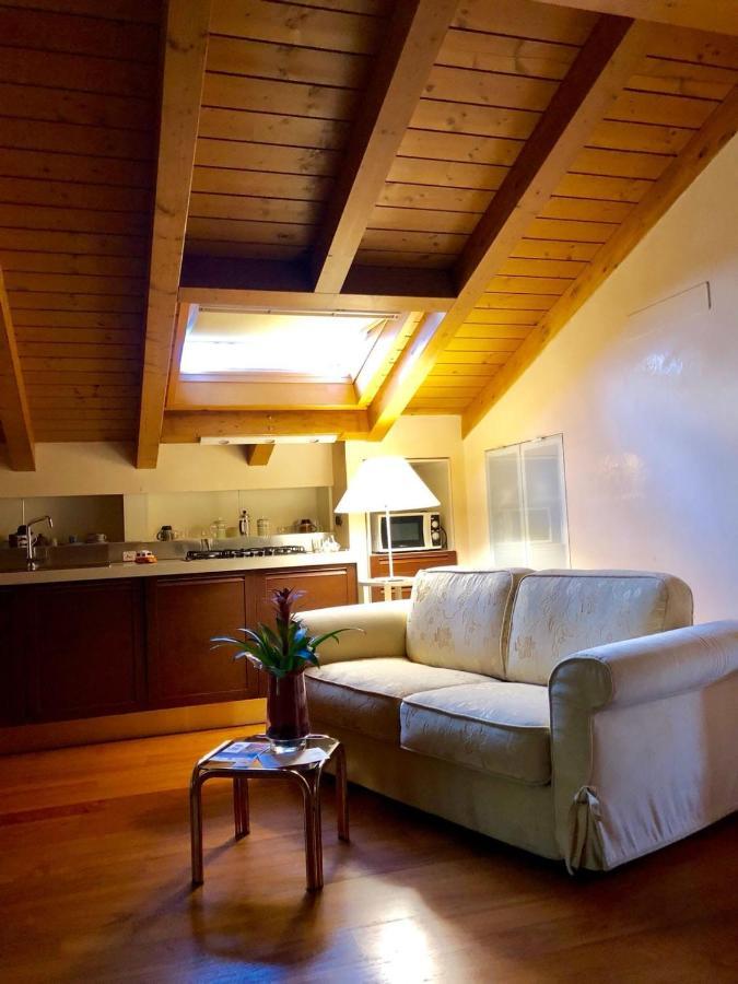 Il Sasso Bianco Bb Apartment Comerio ภายนอก รูปภาพ